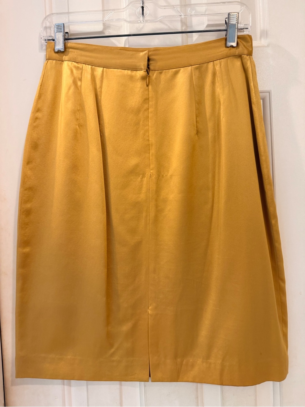 AKA New York Golden Silk Straight Skirt, Fully Lined, Back zip, Elegant! Sz 8 - Picture 6 of 15